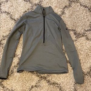 Nike long sleeve quarter zip